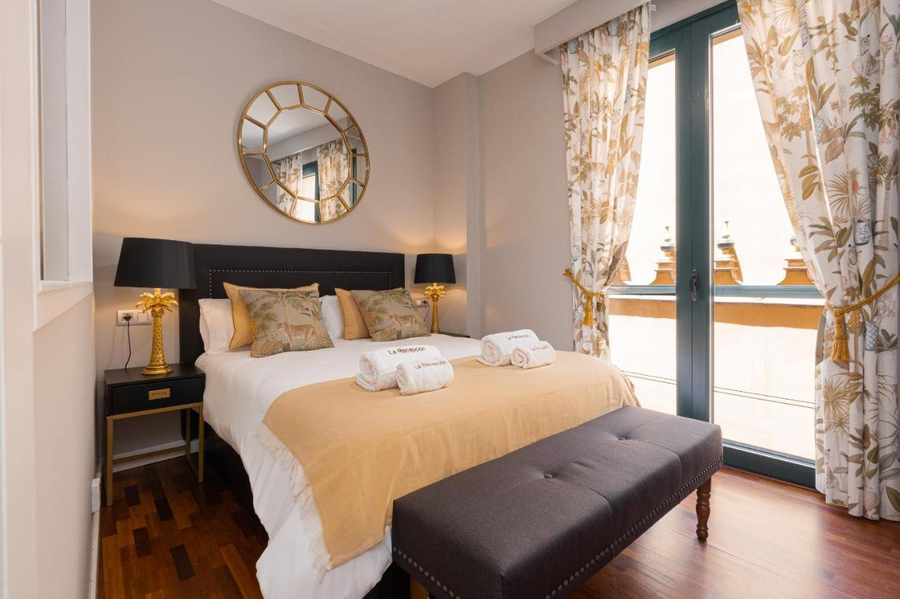C31 Deluxe Apartment Into Cathedral Square Malaga Zewnętrze zdjęcie