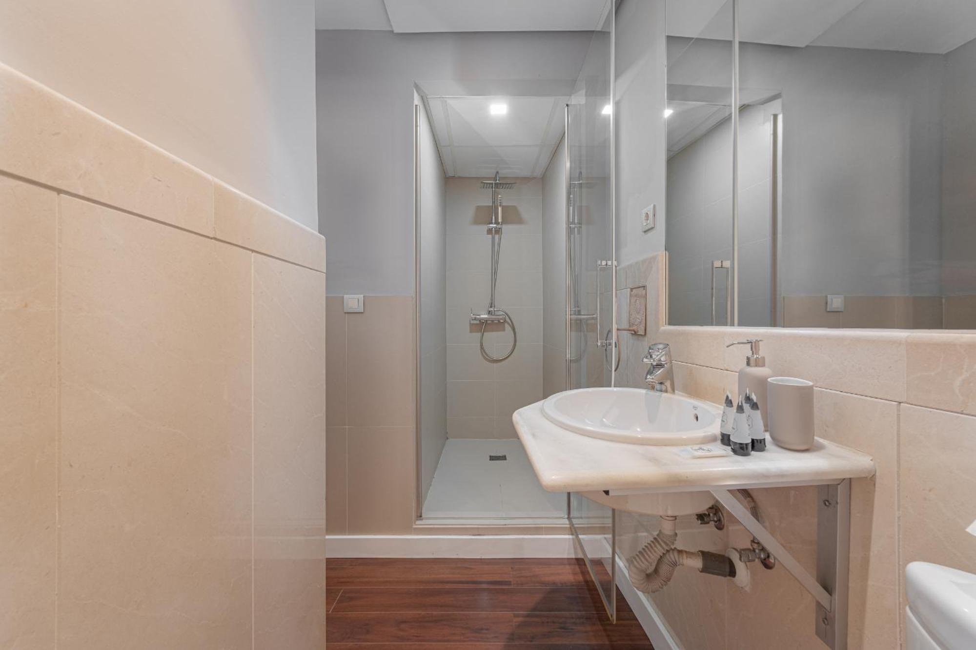 C31 Deluxe Apartment Into Cathedral Square Malaga Zewnętrze zdjęcie